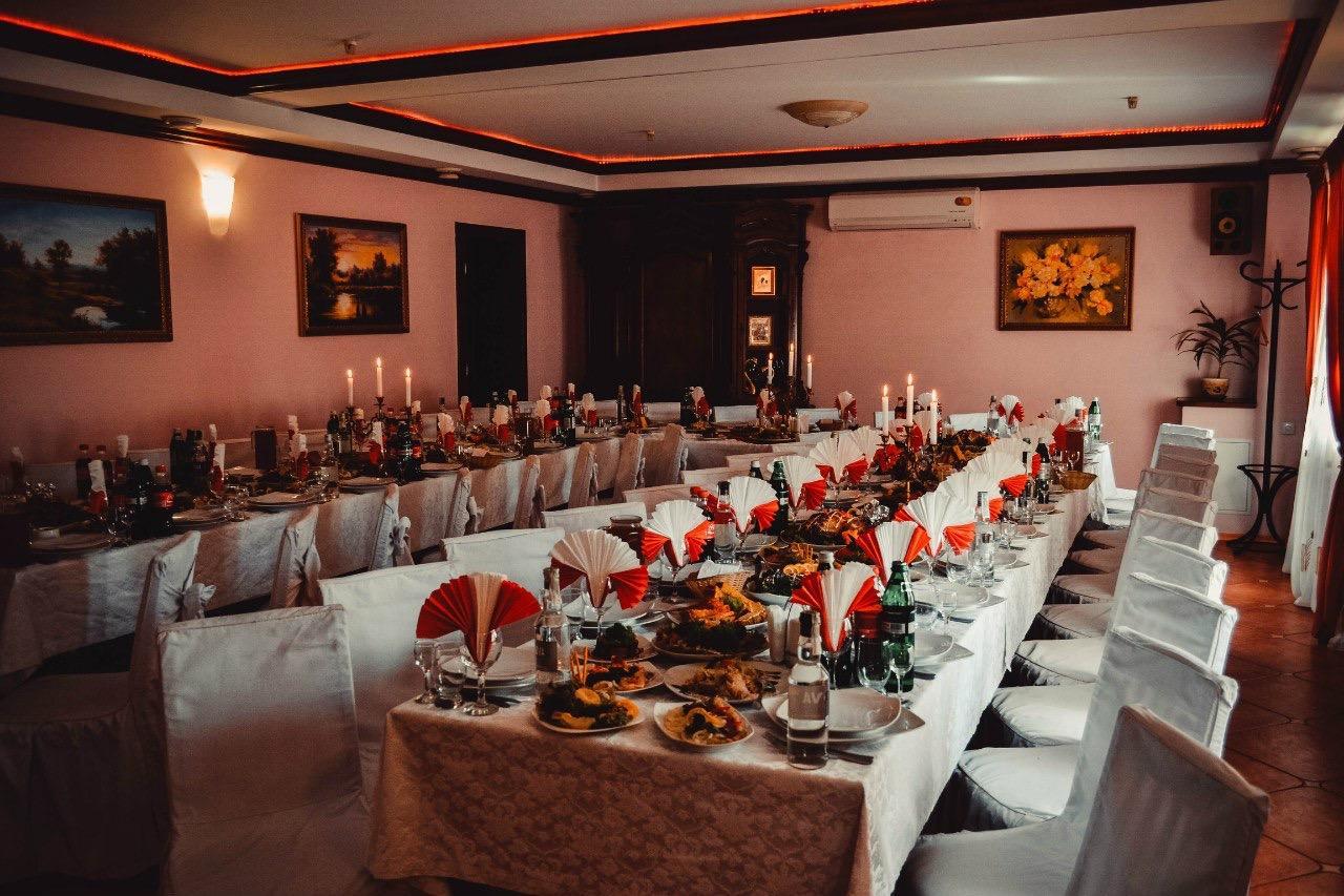 Tri Dorogi Hotel Lviv Exterior photo